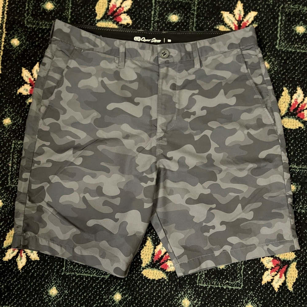 QUIET STORM Traveler Hybrid 19” Short Black Camo 30 Mens